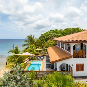  Apartment Atlantis House